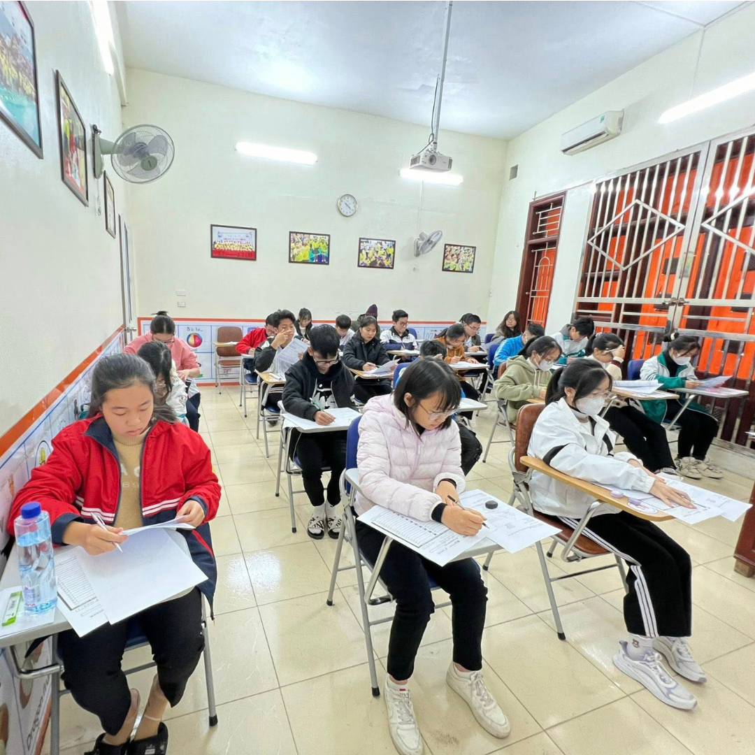 Khoa-hoc-tieng-anh-thieu-nien-giup-cac-em-duoc-trang-bi-kien-thuc-bai-ban-tu-lop-6