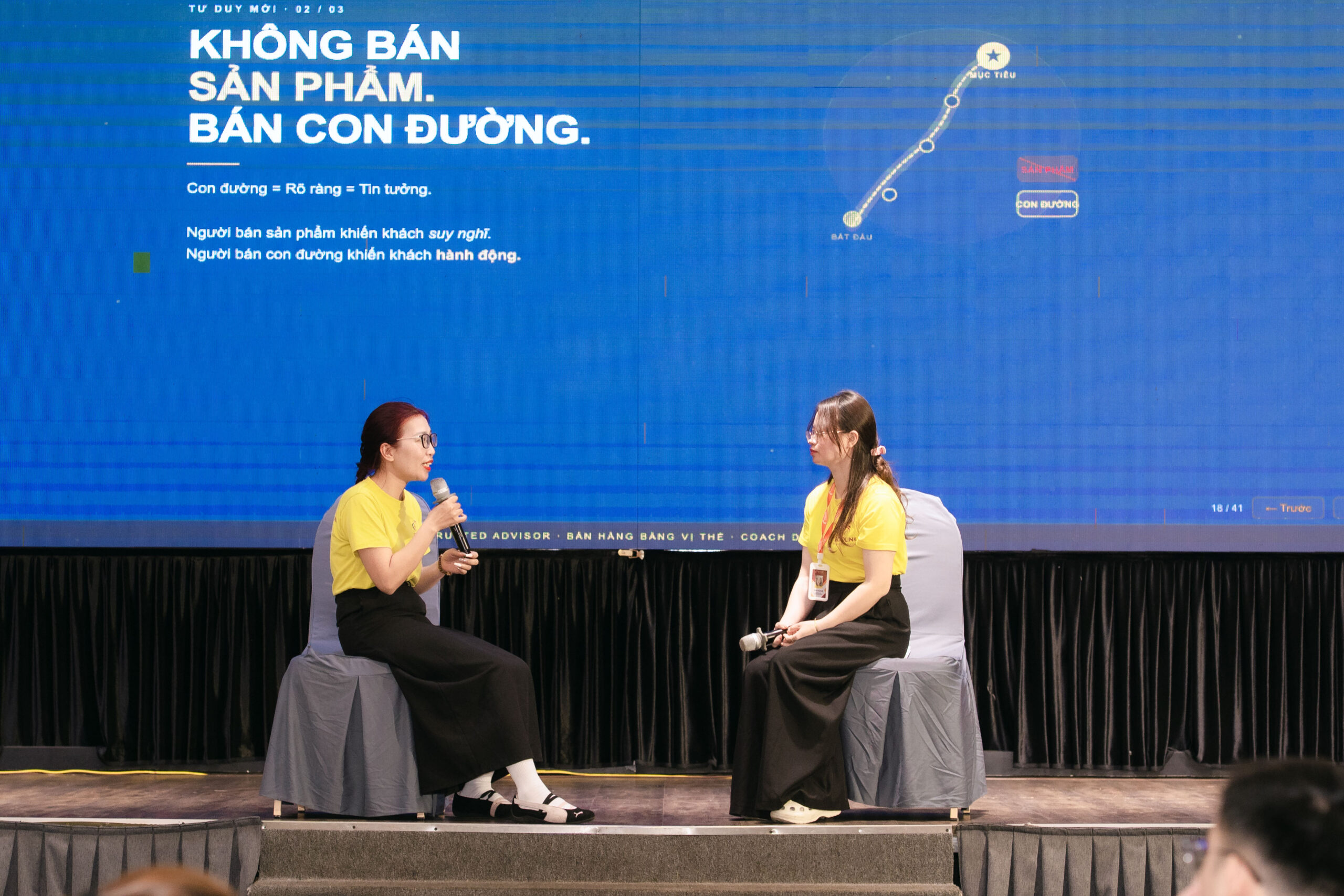 Doi-ngu-nhan-su-co-co-hoi-trao-doi-nang-cao-chuyen-mon-trong-qua-trinh-tu-van-ban-hang